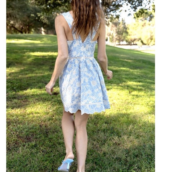 Florence Floral Lace Dress - Picture 3 of 4